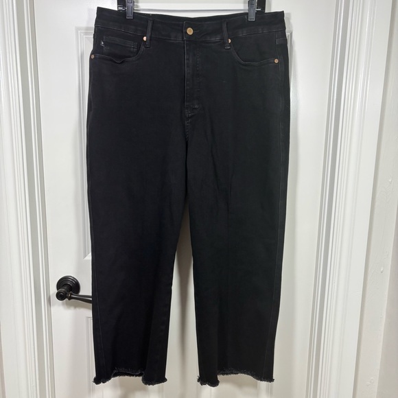 Judy Blue Denim - Judy Blue Wide Leg Cropped Raw Hem Jeans Women’s 20W Black Stretch